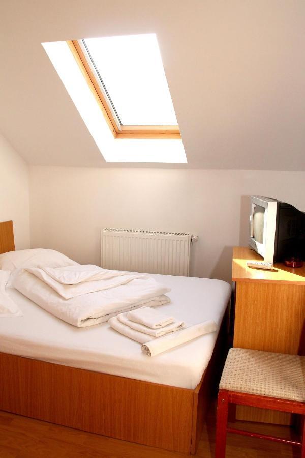 Pensiunea Timisoara Room photo